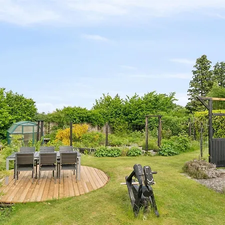 Holmfridur - 2km From The Sea By Interhome *